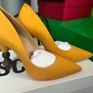 Schutz Fechado Salto Alto Pumps